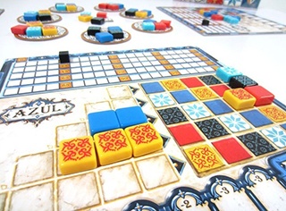 Azul - Sjovt brætspil om mønstre og udsmykning - Køb spillene her